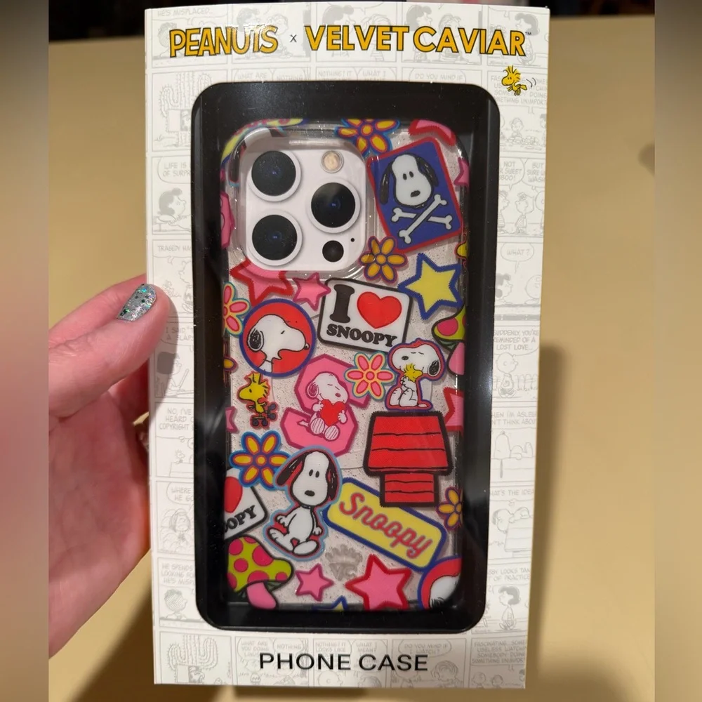 Velvet Caviar iPhone 16 Pro Mag Safe Snoopy Case - Picture 1 of 7